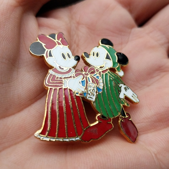 Vintage 1992 Disney Mickey and Minnie Lapel Pin - Picture 4 of 5
